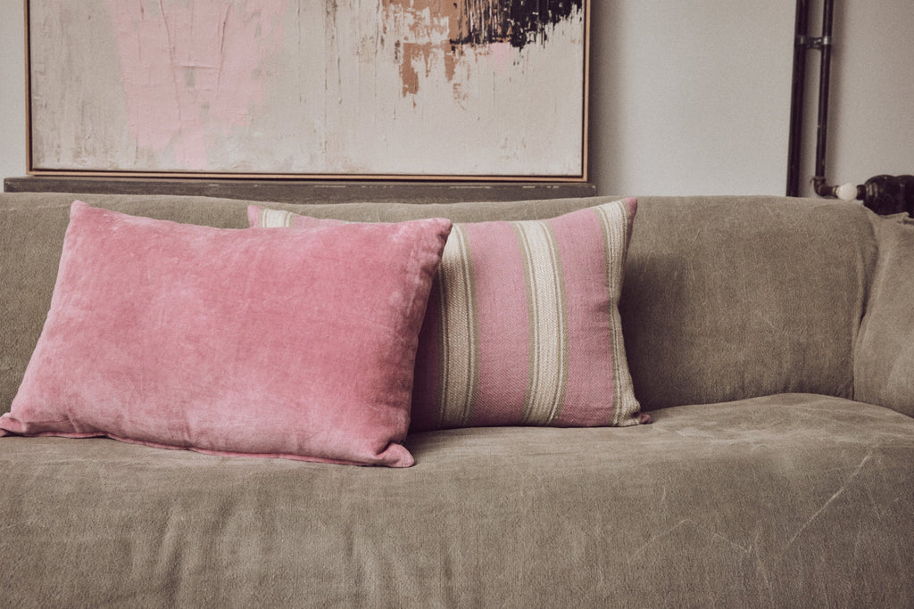Coussin à rayure rose