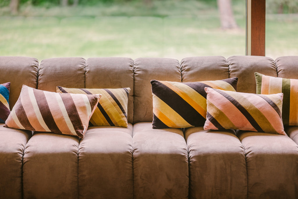 Coussin velours rayé