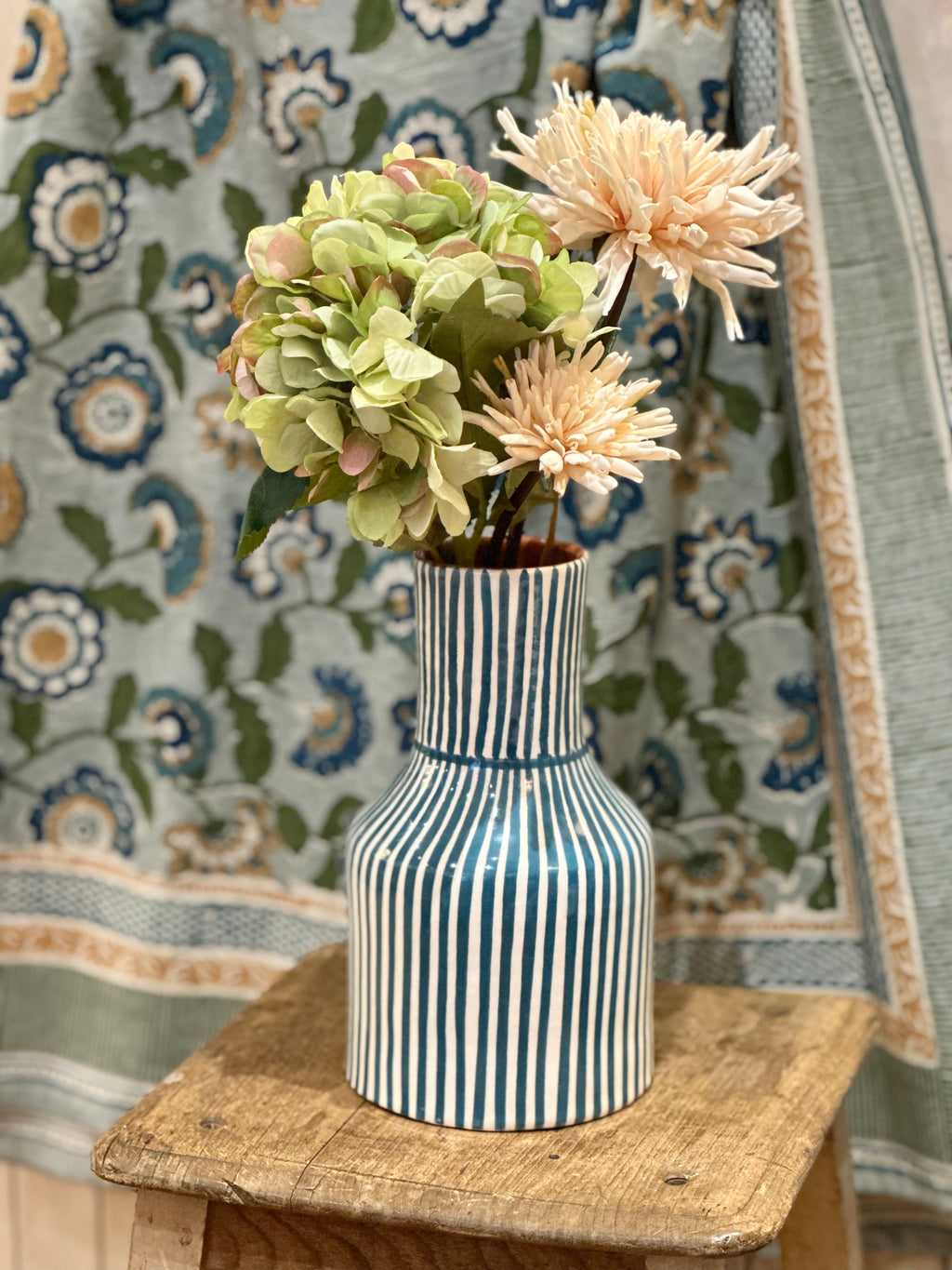Vase carafe bleu L